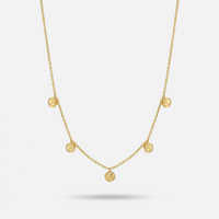 Collier Rayonnante femme en argent 925 plaqué or 18 carats à cinq médaillons martelés, vue de face – Soreli Paris