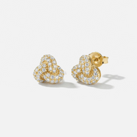 Boucles d'oreilles puces nœud Boucle Nouée femme, zirconium, argent 925 plaqué or 18 carats, vue de face – Soreli Paris