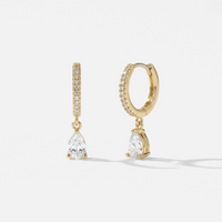 Boucles d'oreilles créoles pendantes goutte Boucle Gracieuse femme, zirconium, argent 925 plaqué or 18 carats, vue de face – Soreli Paris