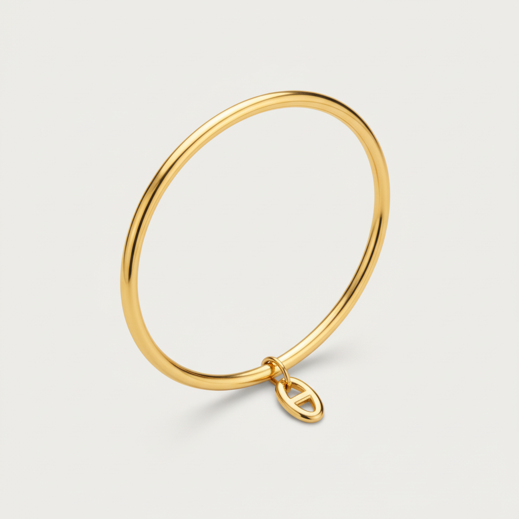 Détail du bracelet Élégante doré avec pendentif ovale minimaliste – Soreli