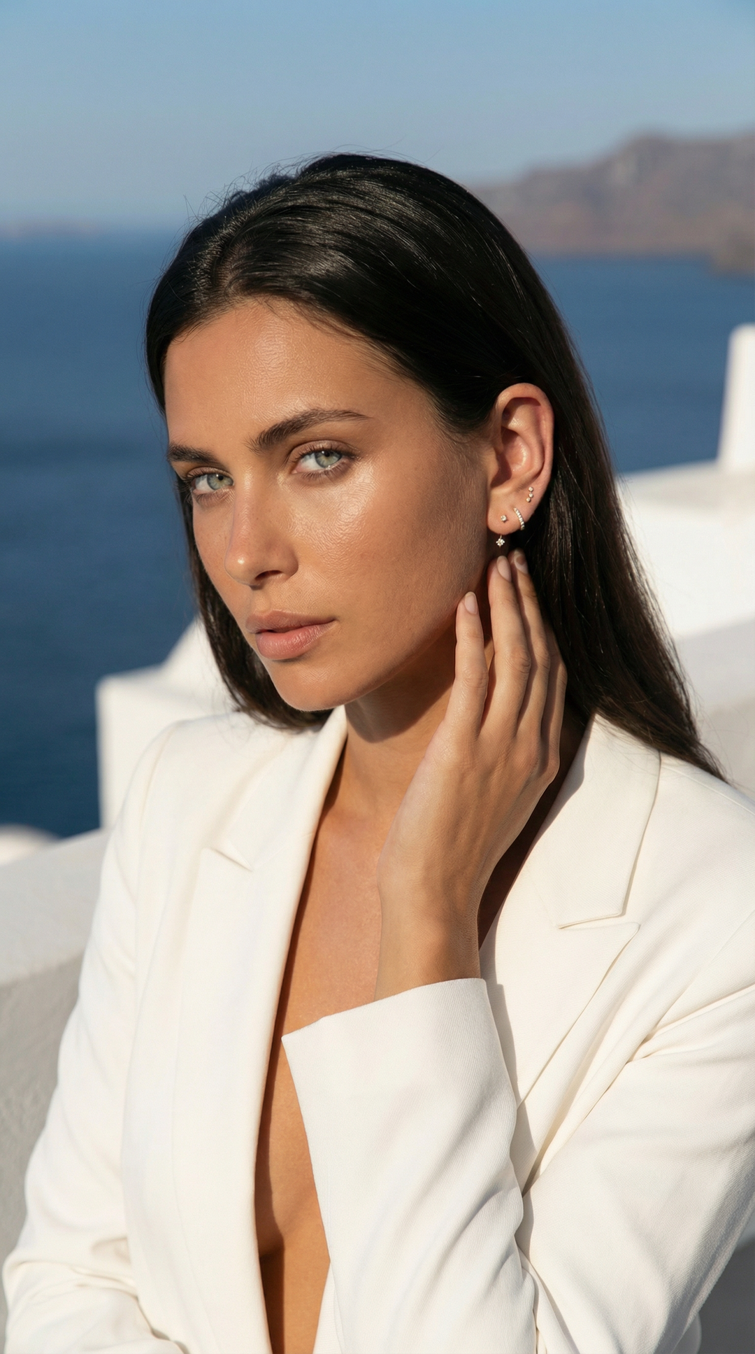 Certaines silhouettes ne s'inventent pas, elles se composent.